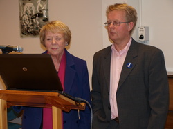 Vigdis Vigdís setur af stað spilun á Dóru pog Karli